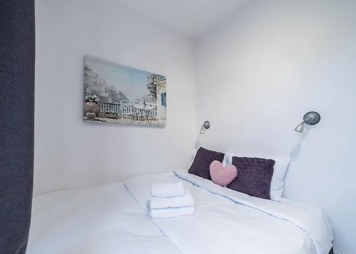 Park Wilsona Comfy By Bookinghost *